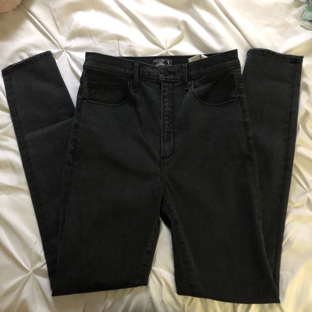 Abercrombie Ultra High Rise Super Skinny 8L